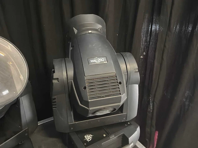 Martin mac 250 beam moving head (2x) - afbeelding 4 van  6