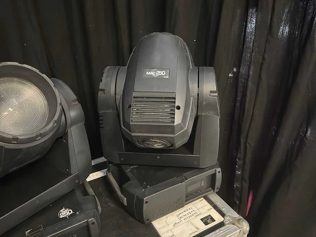Martin mac 250 wash moving head (2x) - afbeelding 4 van  6