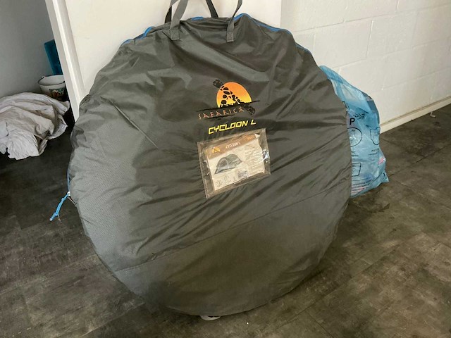 Maryvo cycloon l safarica 3p kampeertent - afbeelding 2 van  5