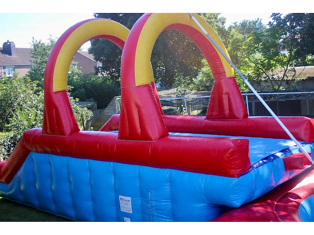 Mas friesland springkussen “fierljeppen" - afbeelding 3 van  6