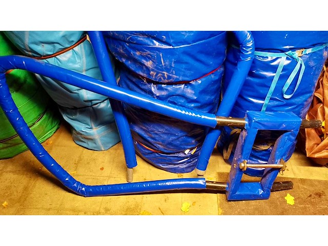 Mas friesland springkussen “fierljeppen" - afbeelding 6 van  6