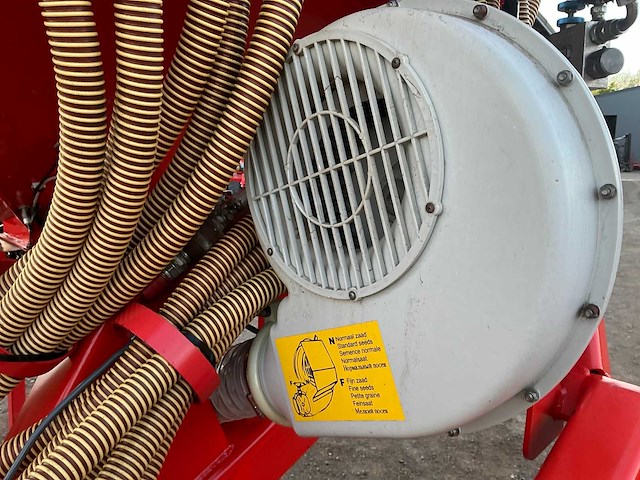 Maschio orso 3000 met gaspardo alitalia opbouw zaaicombinatie - afbeelding 64 van  76