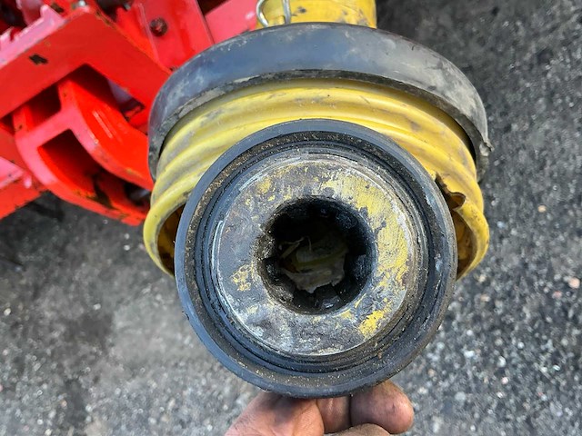 Maschio orso 3000 met gaspardo alitalia opbouw zaaicombinatie - afbeelding 74 van  76