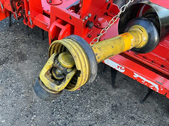 Maschio orso 3000 met gaspardo alitalia opbouw zaaicombinatie - afbeelding 80 van  82
