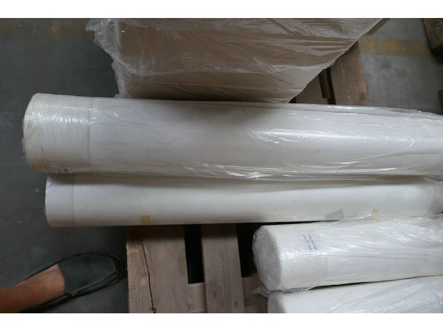 Maskeerpapier en glasvezelbehang - afbeelding 3 van  7