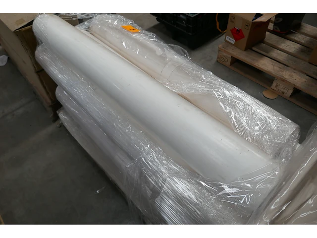 Maskeerpapier en glasvezelbehang - afbeelding 5 van  7
