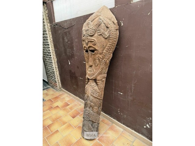 Masker houtsnijwerk kokosnoot - afbeelding 1 van  4