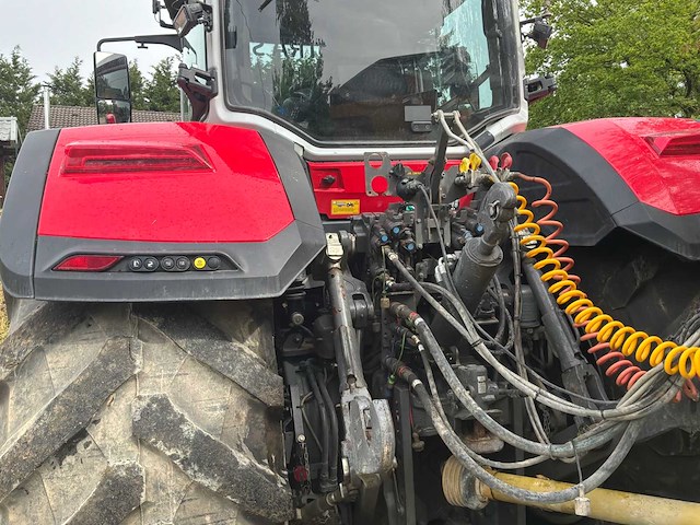 Massey ferguson - 2023 - 8s 245 - 4wd landbouwtractor - afbeelding 24 van  37