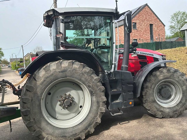Massey ferguson - 2023 - 8s 245 - 4wd landbouwtractor - afbeelding 33 van  37