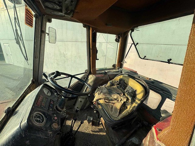 Massey ferguson - 698 - 4-wheel drive tractor - 1983 - afbeelding 5 van  18