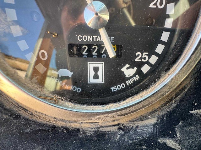 Massey ferguson - 698 - 4-wheel drive tractor - 1983 - afbeelding 10 van  17