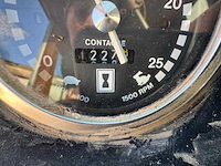 Massey ferguson - 698 - 4-wheel drive tractor - 1983 - afbeelding 10 van  17