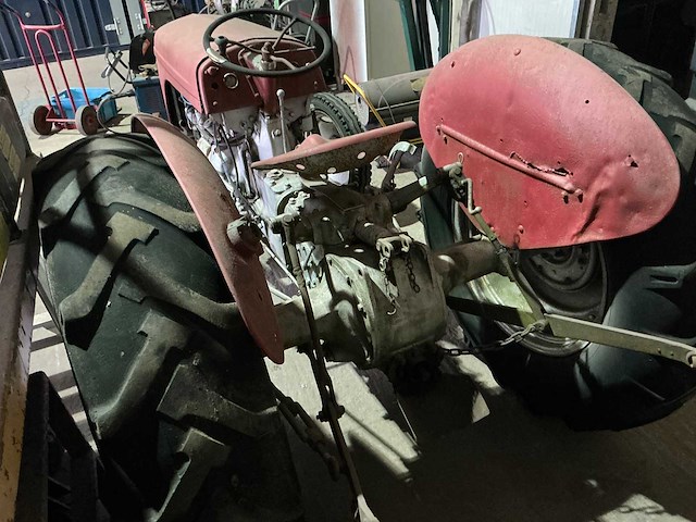 Massey ferguson - vintage tractor - afbeelding 7 van  9
