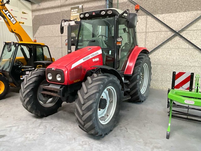 Massey ferguson 5455 dyna 4 vierwielaangedreven landbouwtractor - afbeelding 1 van  24