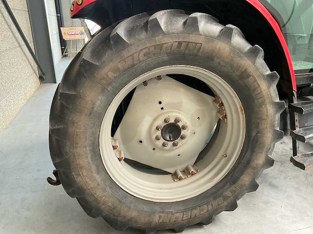 Massey ferguson 5455 dyna 4 vierwielaangedreven landbouwtractor - afbeelding 14 van  24