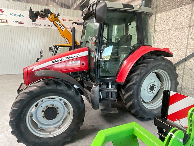 Massey ferguson 5455 dyna 4 vierwielaangedreven landbouwtractor - afbeelding 12 van  24