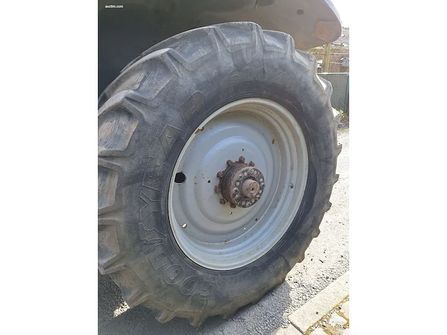 Massey ferguson 8460 dyna vt 4wd tractor - afbeelding 17 van  25