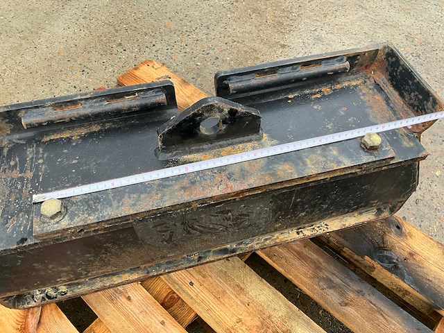 Massey ferguson gewichtendrager verbrede neusgewichten drager - afbeelding 4 van  5