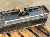 Massey ferguson gewichtendrager verbrede neusgewichten drager - afbeelding 4 van  5