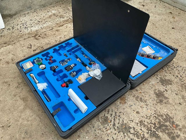 Massey ferguson koffer elektronische componenten 6100 serie massey ferguson - afbeelding 1 van  4