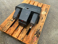 Massey ferguson onderneusgewicht 8200 serie onderneusgewicht - afbeelding 1 van  6