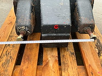 Massey ferguson onderneusgewicht 8200 serie onderneusgewicht - afbeelding 5 van  6