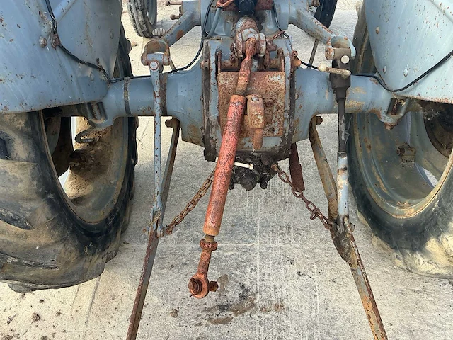 Massey-ferguson te20 oldtimer tractor - afbeelding 9 van  24