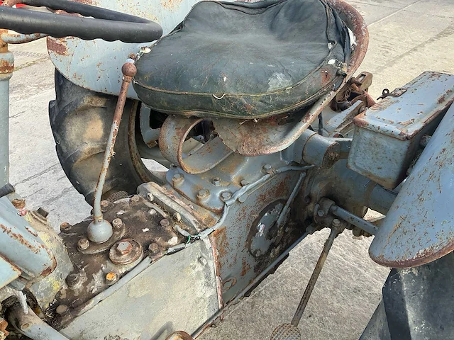 Massey-ferguson te20 oldtimer tractor - afbeelding 6 van  24