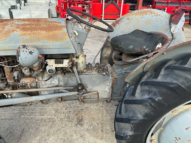 Massey-ferguson te20 oldtimer tractor - afbeelding 5 van  24