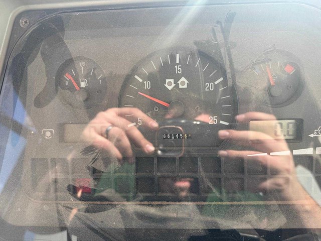 Massey fergusson - mf8240 - 4-wheel drive tractor - 2002 - afbeelding 7 van  18