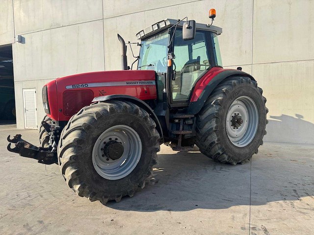 Massey fergusson - mf8240 - 4-wheel drive tractor - 2002 - afbeelding 1 van  18