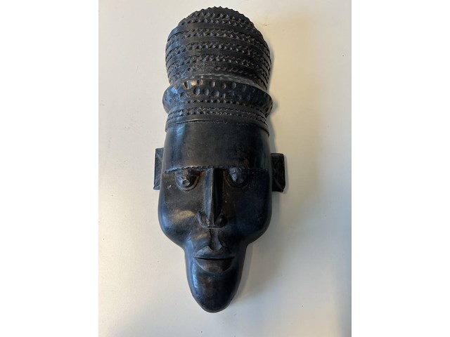 Massief afrikaans masker - afbeelding 1 van  2