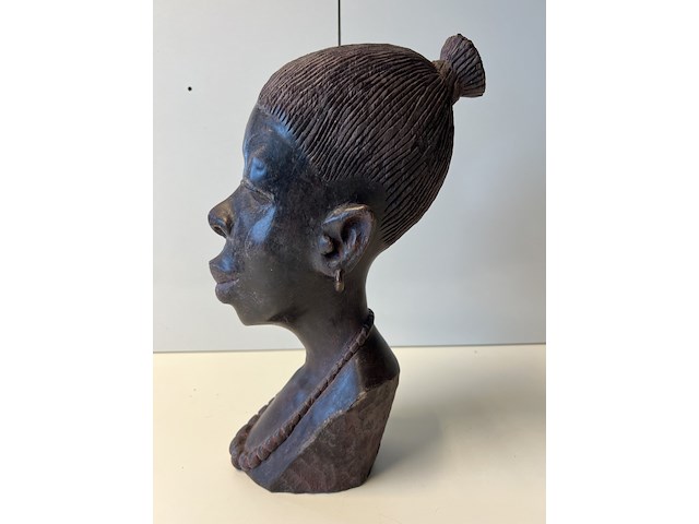 Massief beeld met inscriptie - afbeelding 3 van  5