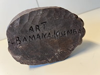 Massief beeld met inscriptie - afbeelding 4 van  5