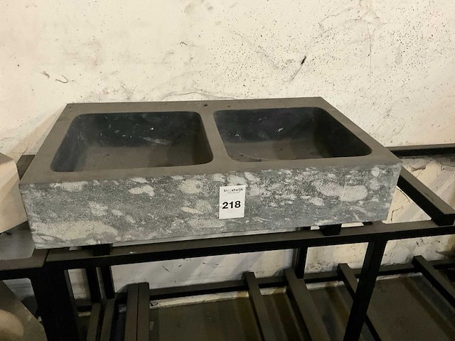 Massief blauwsteen dubbele wastafel - afbeelding 1 van  3