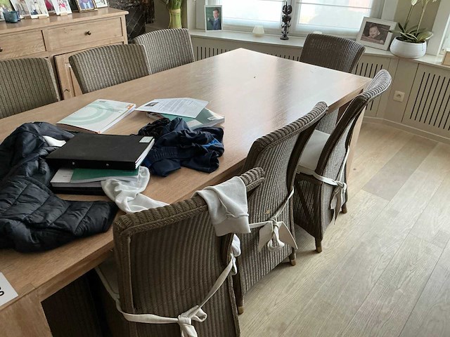 Massief houten eetkamertafel + stoel (8x) - afbeelding 4 van  7