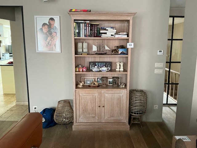 Massief houten opbergkast (2x) - afbeelding 1 van  10