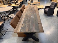 Massief oud houten tafel