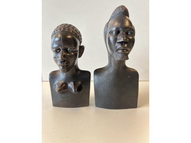 Massieve beeldjes man en vrouw - afbeelding 1 van  3