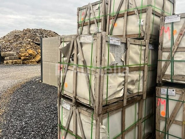 Massieve granieten trede - afbeelding 2 van  6