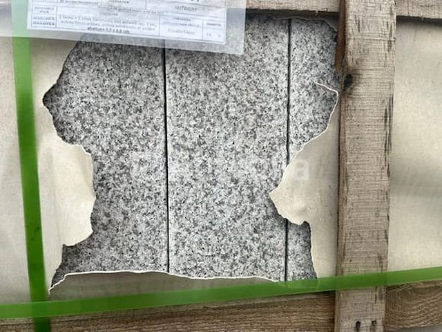 Massieve granieten trede - afbeelding 4 van  6