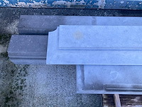 Massieve portiek in belgische blauwe hardsteen - afbeelding 3 van  5