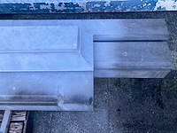 Massieve portiek in belgische blauwe hardsteen - afbeelding 4 van  5