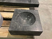 Massieve spoelbak in belgische blauwe steen vierkant - afbeelding 2 van  6