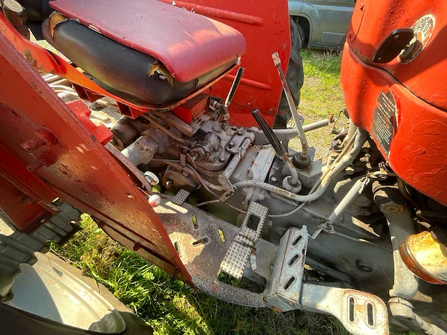 Massy oldtimer tractor - afbeelding 9 van  36