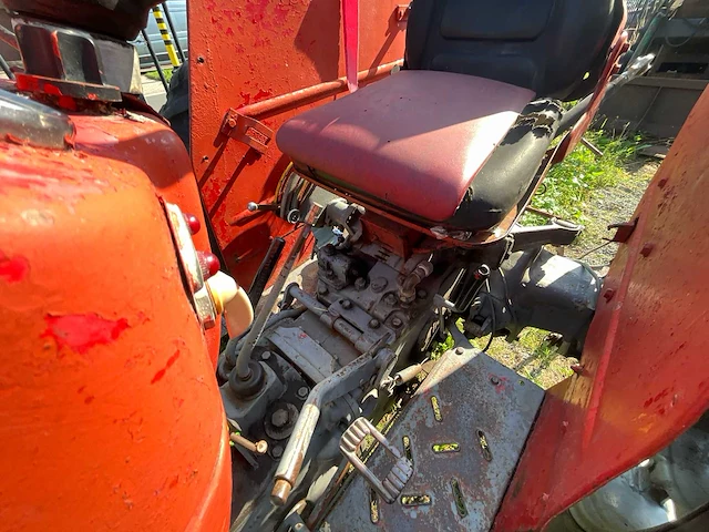 Massy oldtimer tractor - afbeelding 21 van  36