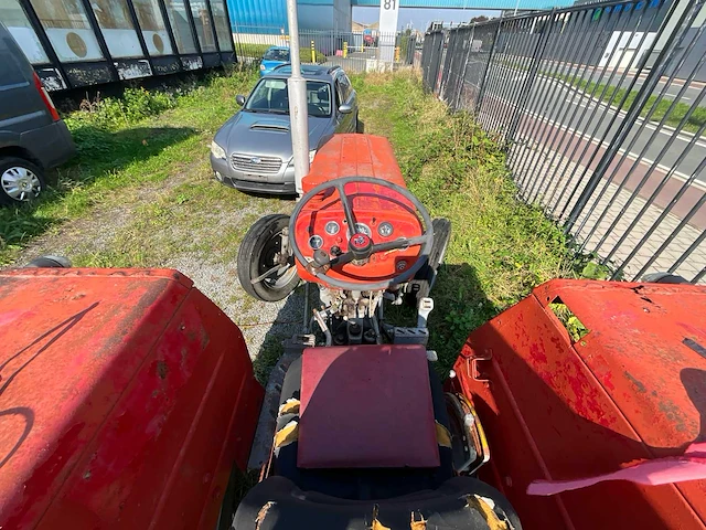 Massy oldtimer tractor - afbeelding 25 van  36