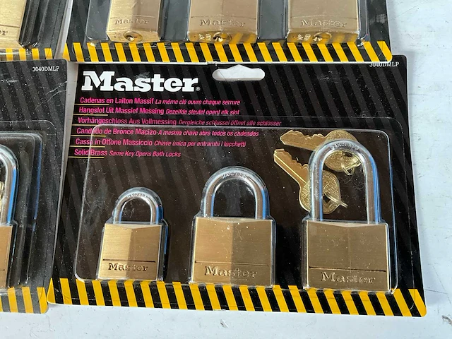 Master lock 3-pack hangsloten (5x) - afbeelding 2 van  3