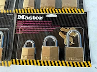 Master lock 3-pack hangsloten (5x) - afbeelding 2 van  3