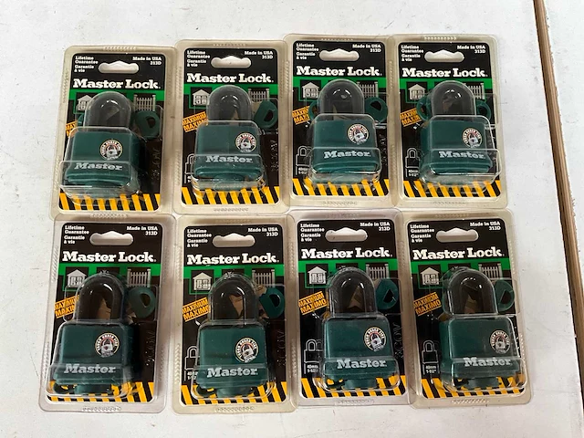 Master lock 313d hangslot groen (8x) - afbeelding 1 van  4